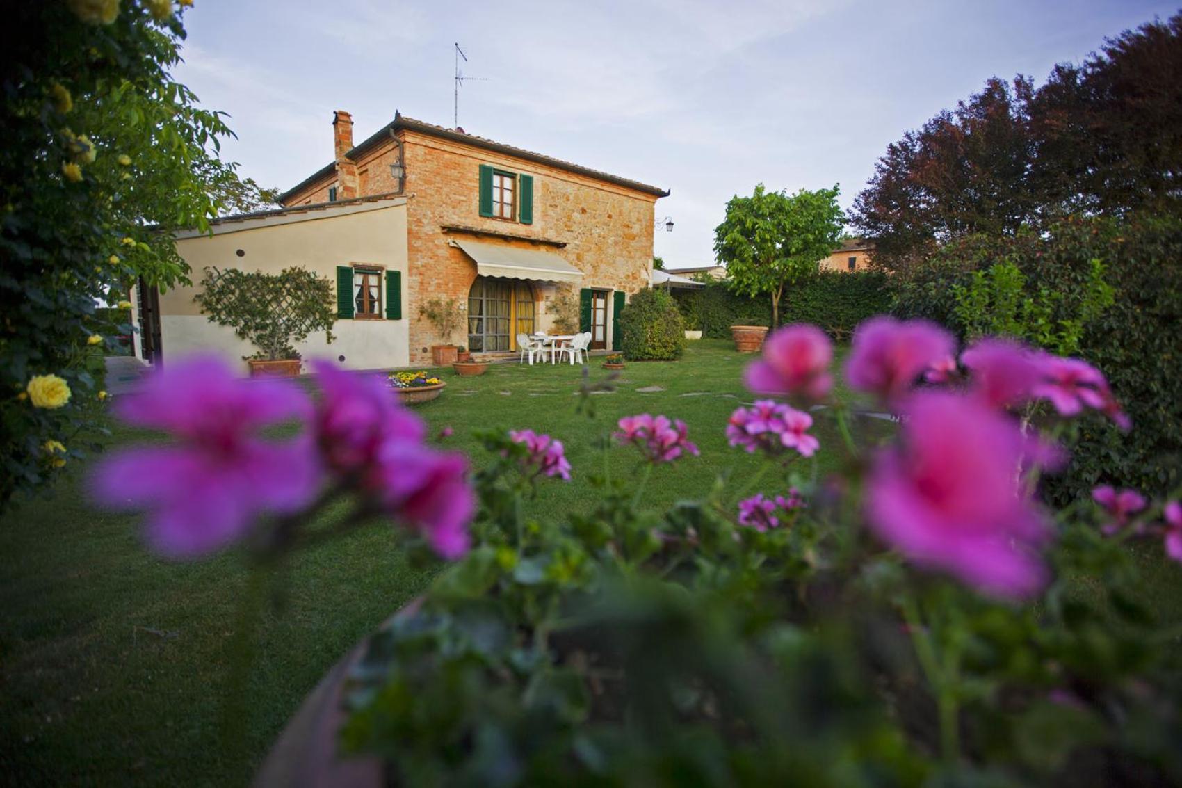 Agriturismo Il Fienile Guest House Montepulciano Exterior photo