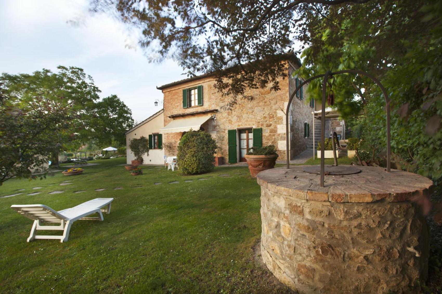 Agriturismo Il Fienile Guest House Montepulciano Exterior photo